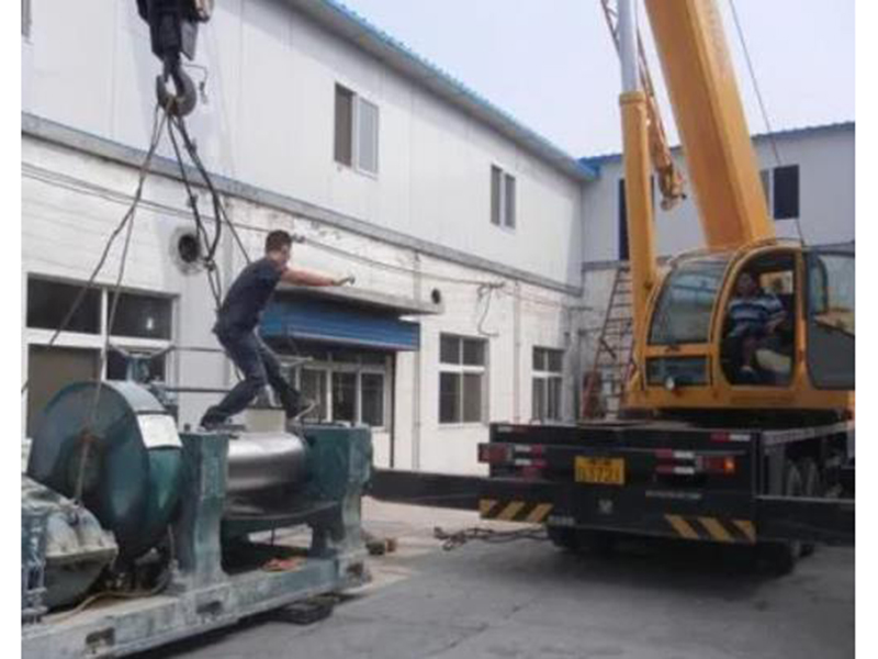 廠房設備搬運